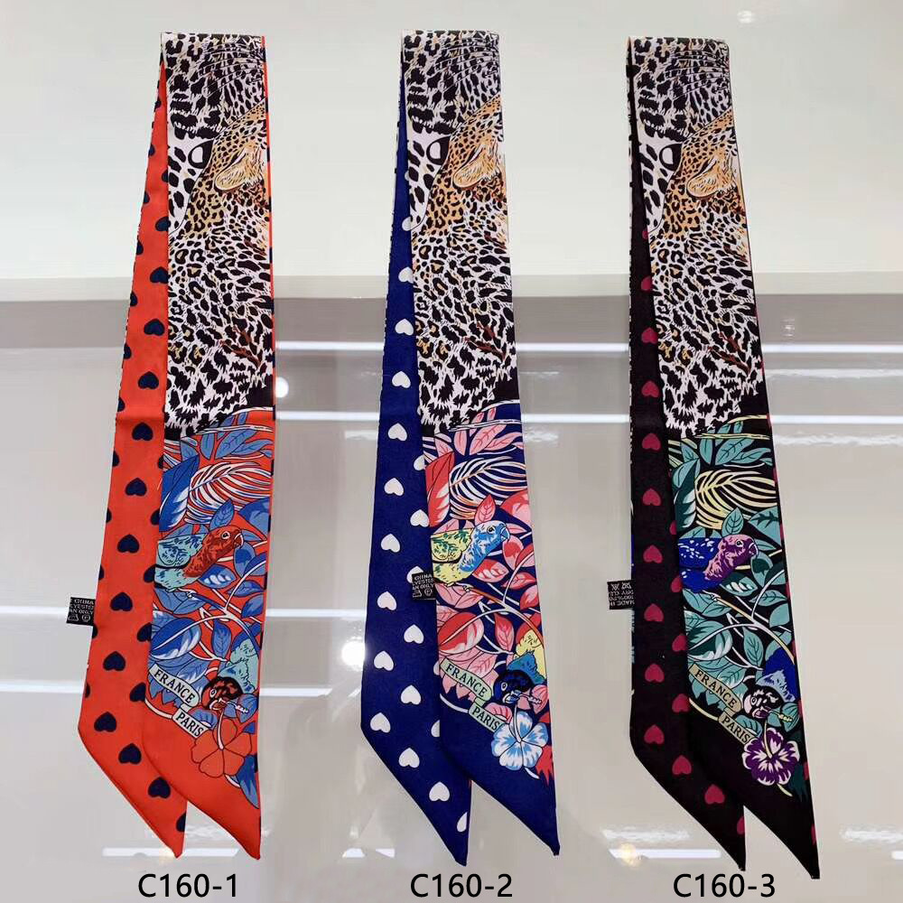Accessories Brand For Women - Брендовый шелковый шарф с леопардовым сердечком,
