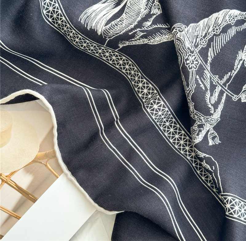 Черный шелковый шарф из конско – обзор и цена Accessories Brand For Women